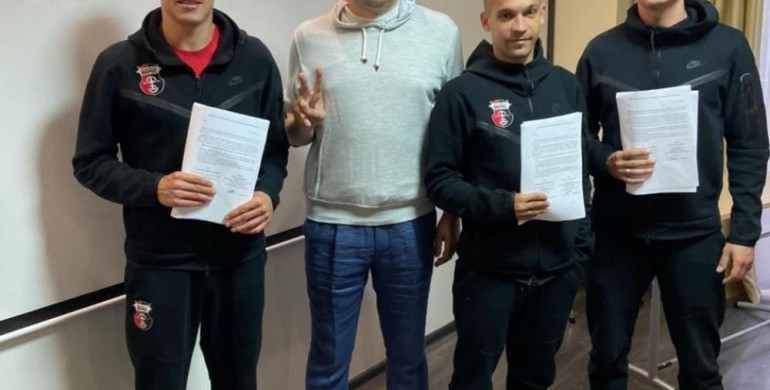 Верес продовжив контракти із трьома футболістами